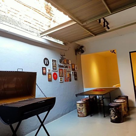 Cozy Homestay With Karaoke System & Pool Table Куала-Лумпур Экстерьер фото